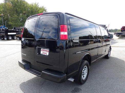 Used 2019 Chevrolet Express 3500 LS image 7