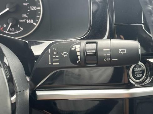 Used 2024 Nissan Pathfinder SL FWD image 17