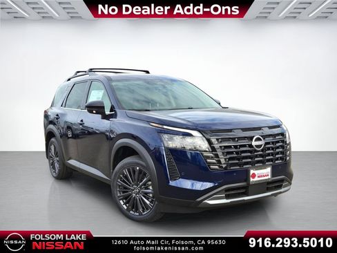 New 2026 Nissan Pathfinder SL w/ SL Premium Package AWD/4WD image 1