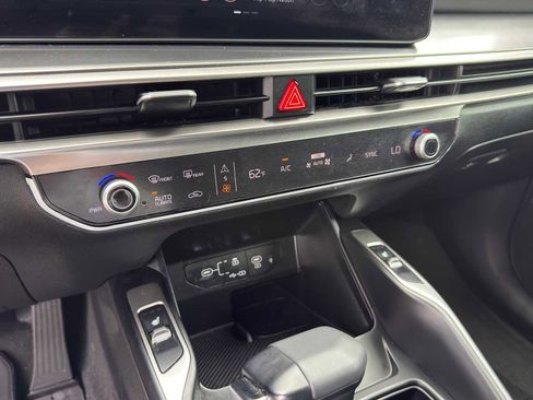 Certified 2024 Kia Sorento S w/ Panoramic Sunroof Package AWD/4WD image 14