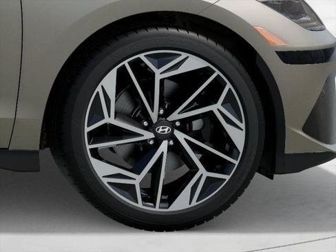 New 2025 Hyundai Ioniq 6 SEL image 8