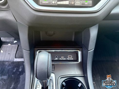 Used 2024 Subaru Ascent Onyx Edition image 18