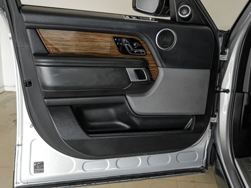 Used 2018 Land Rover Range Rover HSE image 36