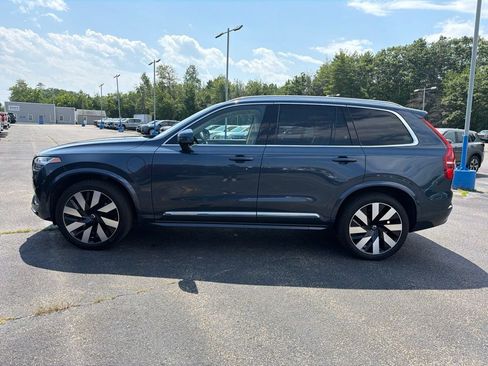 Used 2024 Volvo XC90 T8 Ultimate w/ Lounge Package AWD/4WD image 3