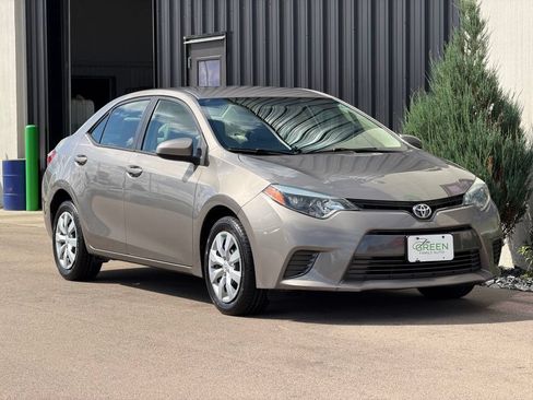 Used 2016 Toyota Corolla LE FWD image 4