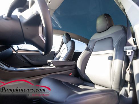 Used 2023 Tesla Model Y Long Range image 40