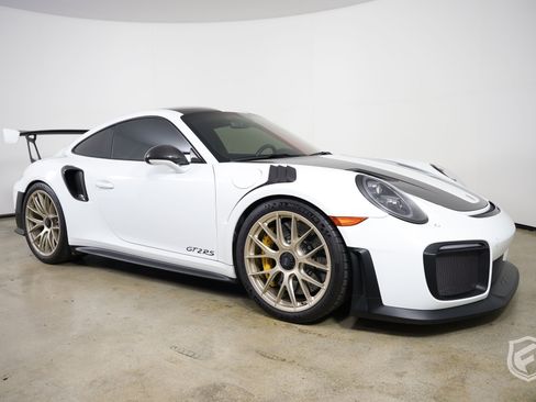 Used 2018 Porsche 911 GT2 RS RWD image 1