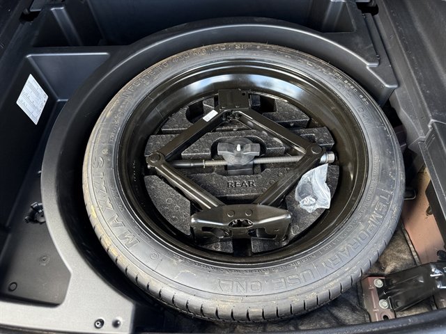 Used 2019 Chevrolet Blazer LT w/ Sun and Wheels Package AWD/4WD image 40