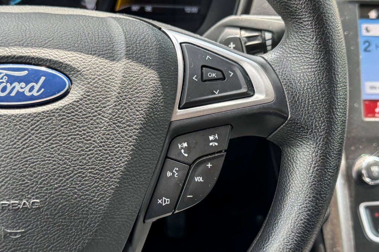 Used 2018 Ford Fusion SE w/ Fusion SE Technology Package FWD image 25