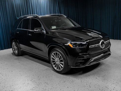New 2026 Mercedes-Benz GLE 580 4MATIC image 3
