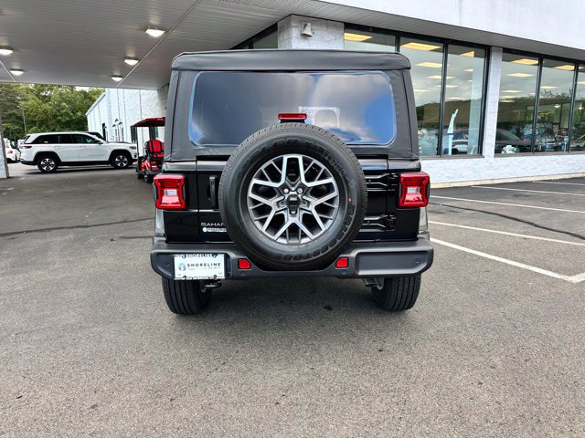 Used 2025 Jeep Wrangler Unlimited Sahara AWD/4WD image 6