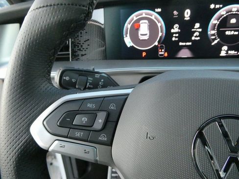 New 2026 Volkswagen Tiguan SE R-Line AWD/4WD image 10