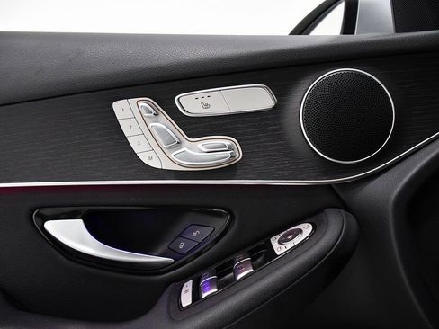 Used 2021 Mercedes-Benz GLC 300 4MATIC image 17