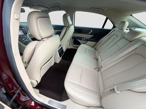 Used 2020 Lincoln Continental AWD w/ Premium Package image 24