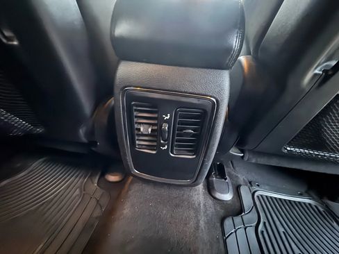 Used 2013 Jeep Grand Cherokee Laredo image 29