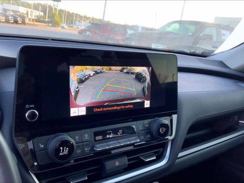 Used 2024 Toyota Grand Highlander XLE image 28