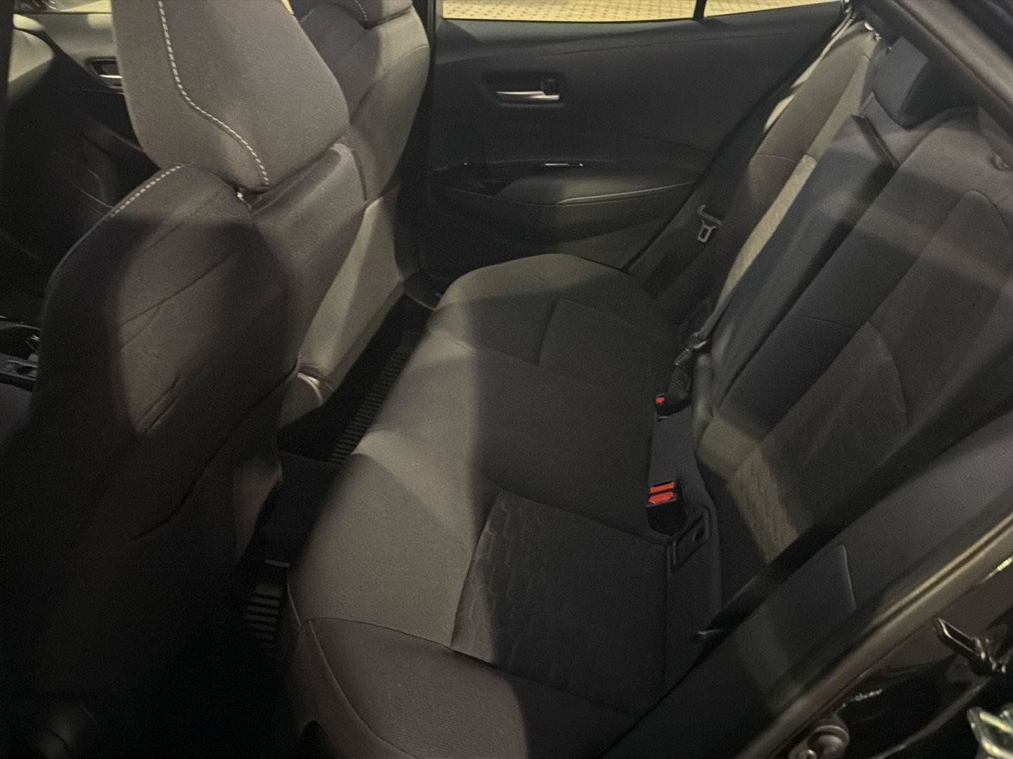 Certified 2025 Toyota Corolla SE w/ SE Package FWD image 11
