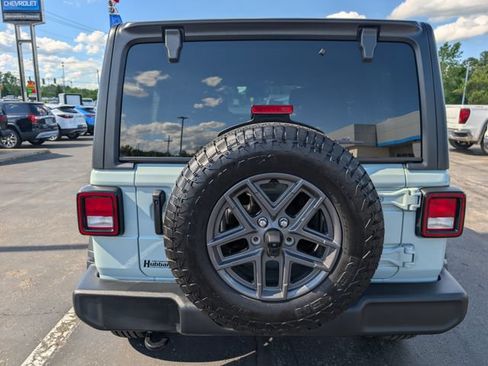 Used 2024 Jeep Wrangler Unlimited Sport AWD/4WD image 4