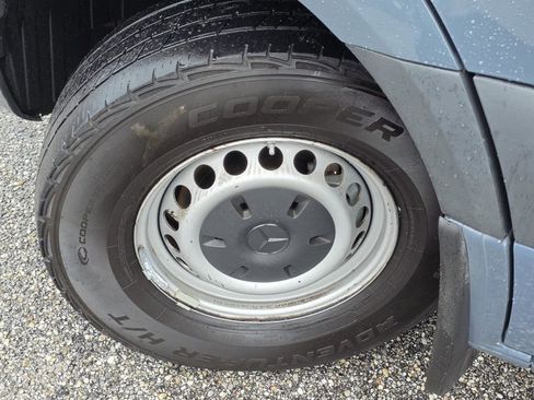 Used 2019 Mercedes-Benz Sprinter 144 image 27