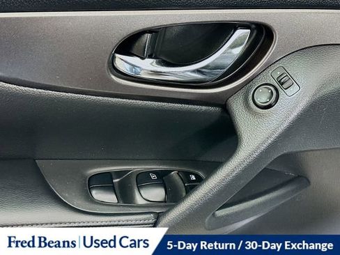 Used 2016 Nissan Rogue S image 18