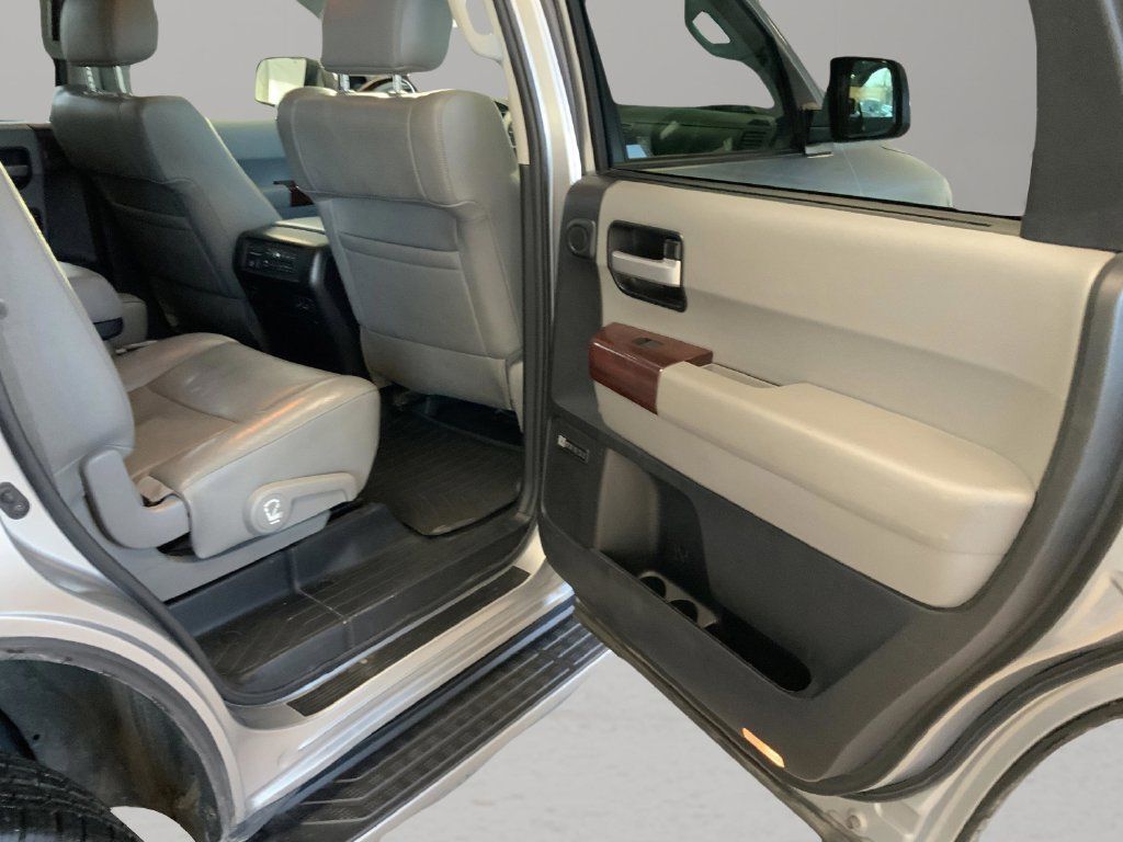 Used 2013 Toyota Sequoia Platinum AWD/4WD image 40
