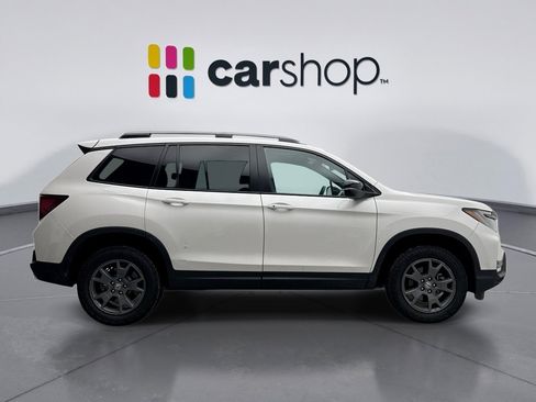 Used 2025 Honda Passport TrailSport image 6