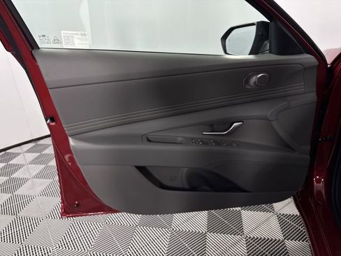 Used 2025 Hyundai Elantra Sport FWD image 35