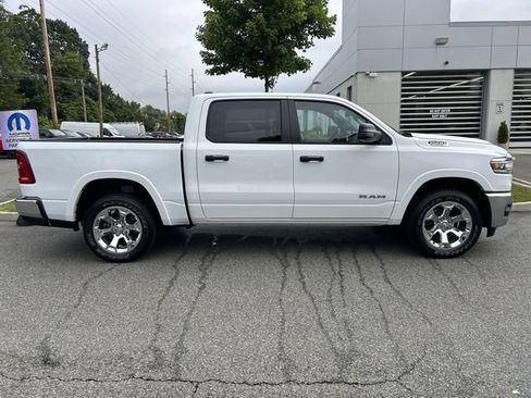 Used 2025 RAM 1500 Big Horn AWD/4WD image 9