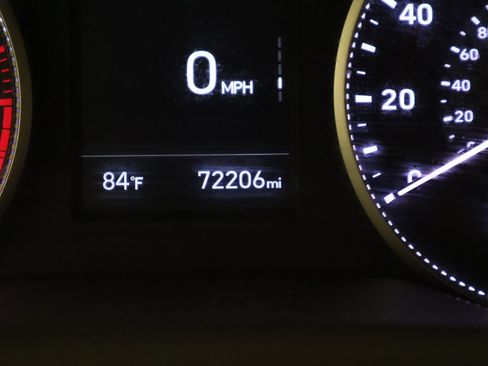 Used 2020 Hyundai Elantra SEL FWD image 32