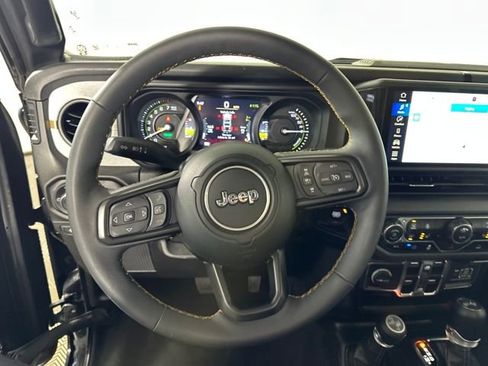 Used 2024 Jeep Wrangler Unlimited w/ Convenience Group image 14