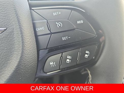 Used 2022 Chrysler Pacifica Touring-L w/ S Appearance Package FWD image 19