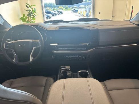 Used 2024 Chevrolet Silverado 1500 LT Trail Boss w/ Convenience Package II AWD/4WD image 8