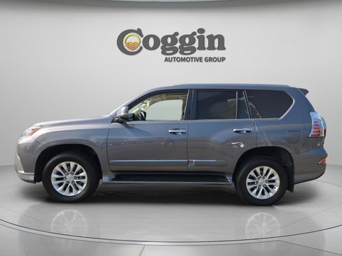 Used 2018 Lexus GX 460 Premium w/ Premium Package image 2