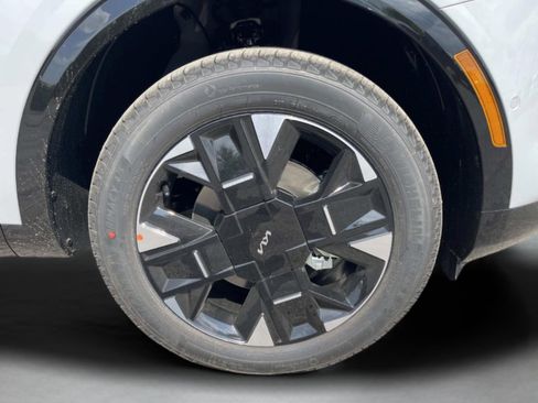 New 2026 Kia Sportage SX image 9