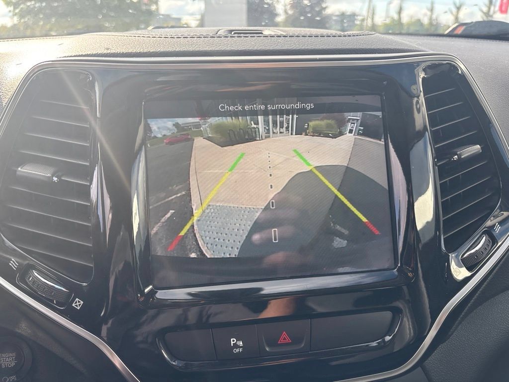 Used 2019 Jeep Cherokee Limited AWD/4WD image 14