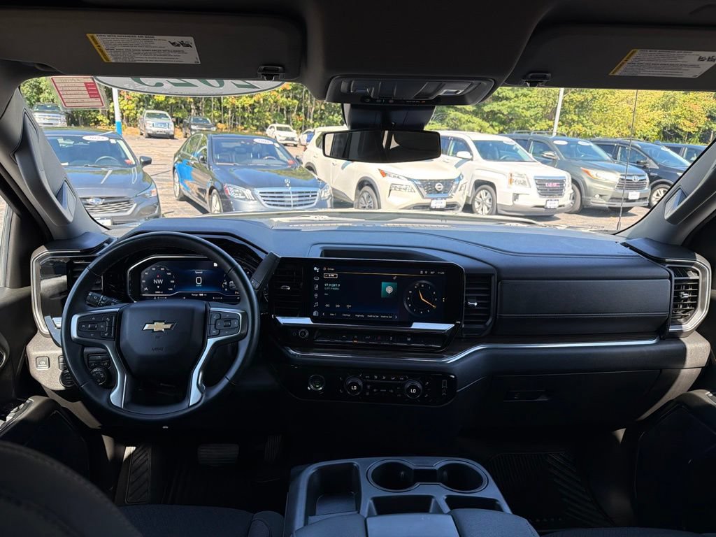 Used 2023 Chevrolet Silverado 1500 LT AWD/4WD image 12
