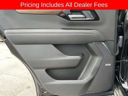 Used 2025 Chevrolet Tahoe High Country AWD/4WD image 16
