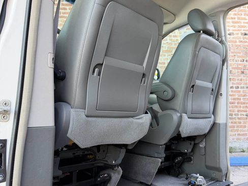 Used 2008 Chrysler Town & Country Touring image 27