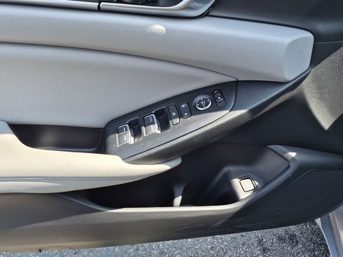 Used 2019 Honda Accord LX image 12