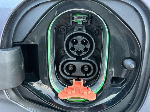 Used 2023 Chevrolet Bolt EUV Premier w/ Sun & Sound Package image 11