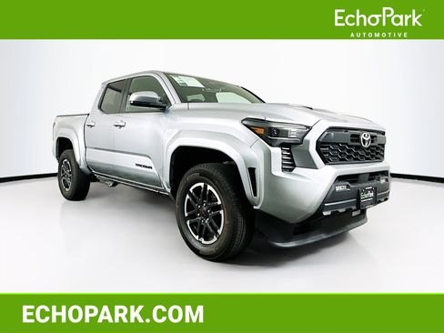 Used 2025 Toyota Tacoma TRD Sport RWD image 1