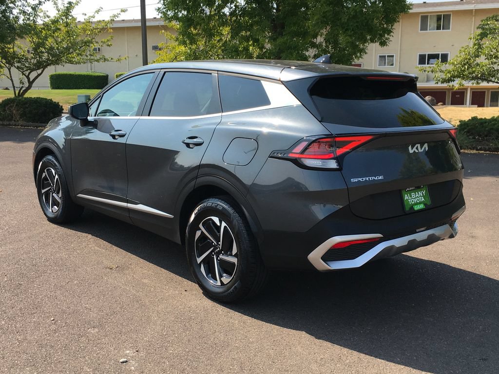 Used 2023 Kia Sportage LX AWD/4WD image 4