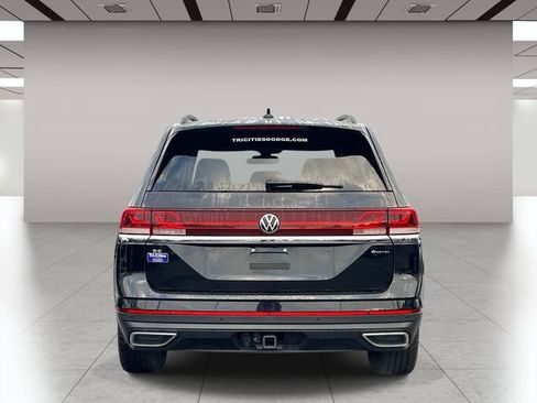 Used 2025 Volkswagen Atlas SE AWD/4WD image 4