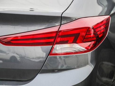 Used 2020 Hyundai Elantra SEL w/ Winter Weather Package image 10