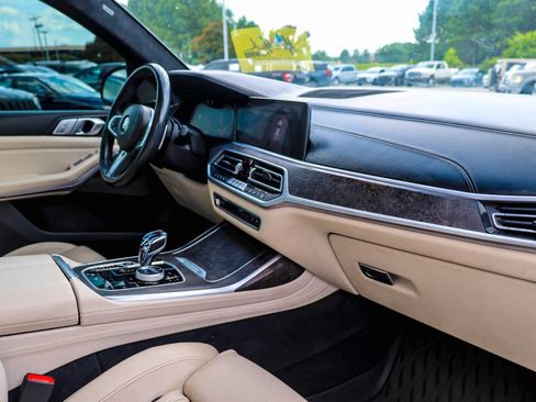Used 2020 BMW X7 xDrive40i w/ M Sport Package AWD/4WD image 14