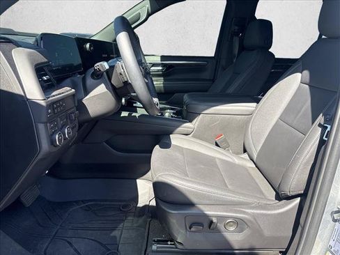 Used 2025 Chevrolet Tahoe Z71 w/ Comfort Package AWD/4WD image 10