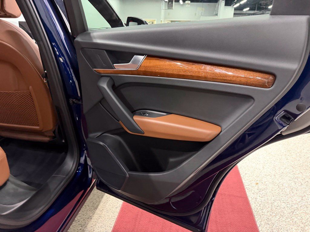 Used 2022 Audi Q5 2.0T Premium AWD/4WD image 27