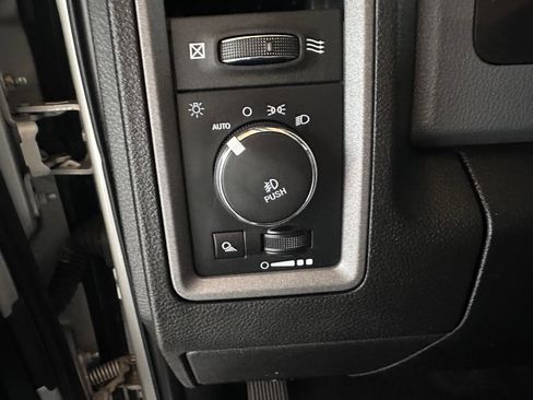 Used 2019 RAM 1500 Express image 34