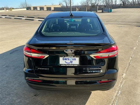 Used 2019 Ford Fusion Titanium image 5