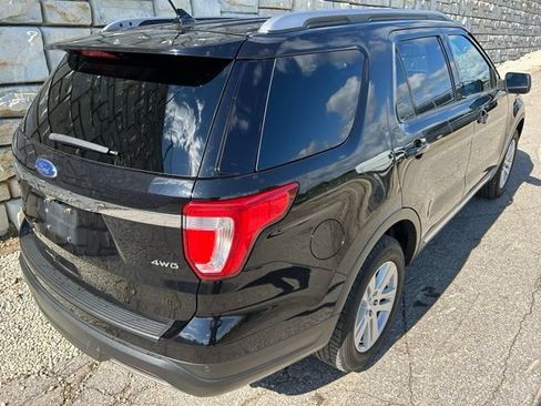 Used 2019 Ford Explorer XLT w/ Equipment Group 201A AWD/4WD image 5